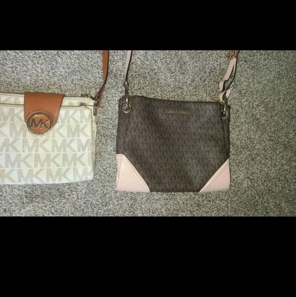 Michael Kors Crossbody - Picture 3 of 3